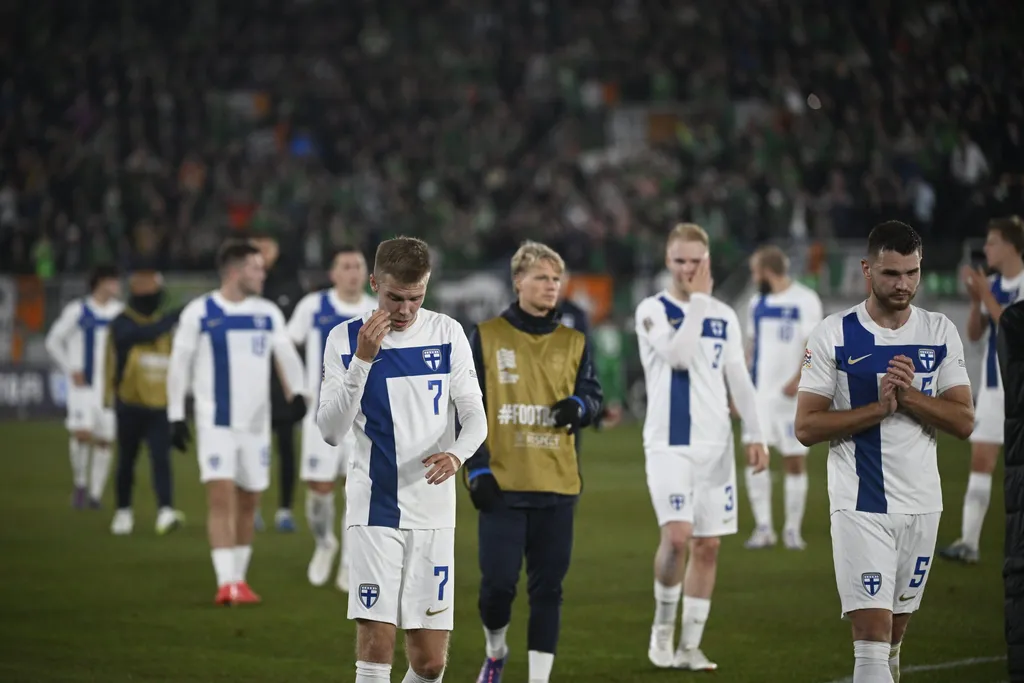 Suomen miesten jalkapallomaajoukkue koki Kansojen liigan ensimmäisessä kotiottelussaan valtavan pettymyksen taipumalla Irlannille loppuhetkien maalilla 1–2. -Koivisto