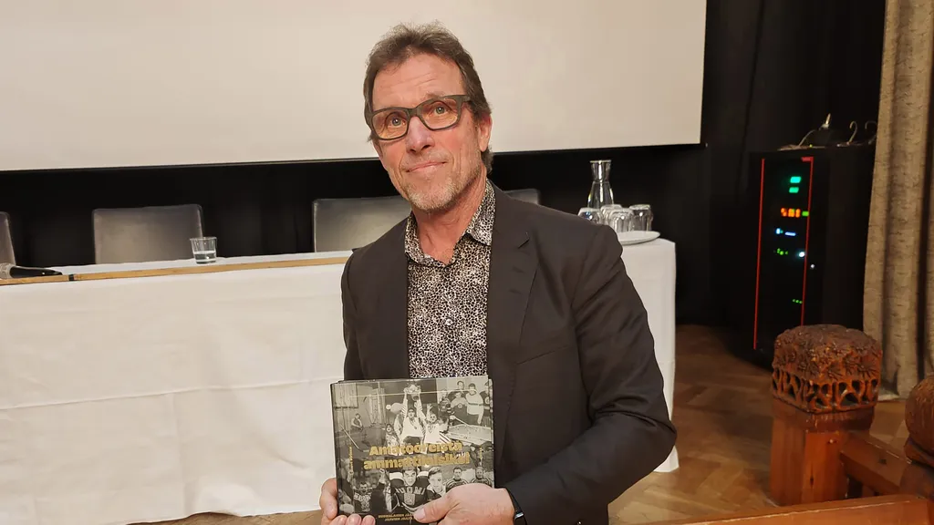 Jarmo Kuusisto on tottunut tekemään aina paljon töitä kiekkokaukalossa ja sen ulkopuolella. 